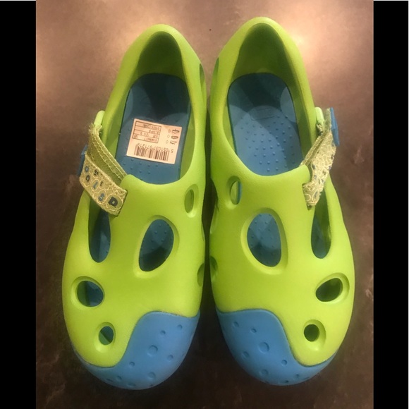 clarks doodles beach shoes